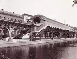 Buitenaanzicht van het oorspronkelijke Hochbahnhof Möckernbrücke, 1901