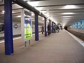 Sinds de restauratie van het station valt er weer daglicht op het perron.