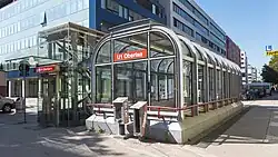 Toegang met lift bij de Radingerstraße.