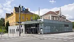 De toegang aan de jaarbeurszijde.