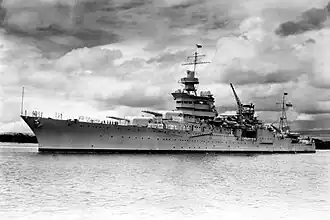De Indianapolis voor anker in Pearl Harbor in 1937