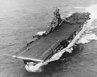 USS Intrepid (CV-11) in de Filipijnenzee, november 1944