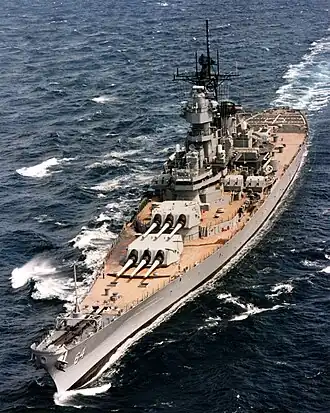USS Wisconsin op zee omstreeks 1990