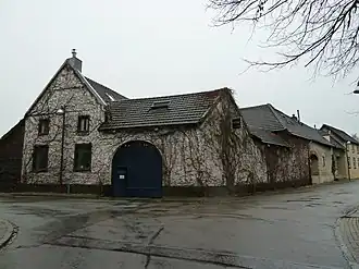 De monumentale hoeve waar de Leuf in gevestigd is