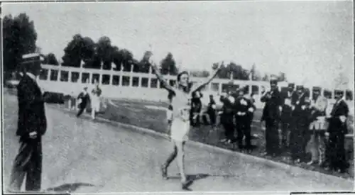 Ugo Frigerio, goud op de 3&nbsp;km en de 10&nbsp;km snelwandelen
