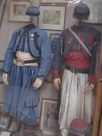 Zoeavenuniformen in het Belgisch Koninklijk Museum van het Leger en de Krijgsgeschiedenis