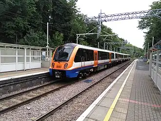 Treinstel Class 710 in station Crouch Hill, 2019