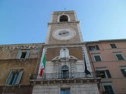 Piazza-toren (op Piazza del Papa)