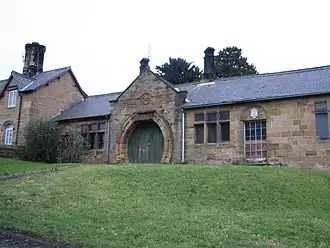 Vervallen gemeentehuis