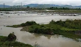 De Shkumbin ten westen van Elbasan