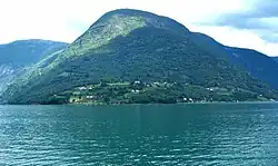 Urnes bij de Lustrafjord