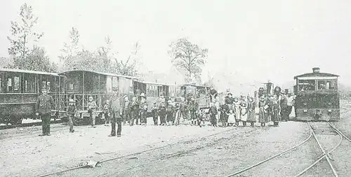 Enkele rijtuigen ter hoogte van de tramstelplaats.