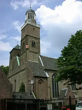Het westwerk van de Nicolaïkerk vanuit het zuidwesten