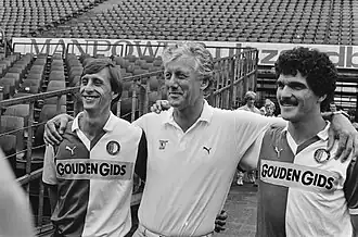 Michel van de Korput (rechts) naast Johan Cruijff en Thijs Libregts