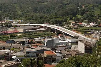 Viaduct van de hoofdweg Rod. Pref. Luiz Salomão Chamma (SP-023) in Franco da Rocha