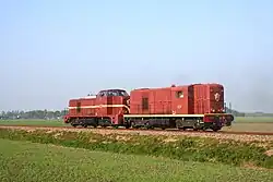 De locs NS 2459 en 2530 bij de VSM nabij Beekbergen. Duidelijk zichtbaar is het verschil in uitvoering tussen beide locs; 15 oktober 2006.