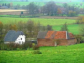 Boerenhuis van vakwerk, met verdieping en wolfdak