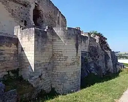 Verdedigingsmuur en toren