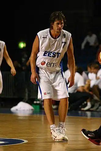 Kriisa spelend voor het Estisch nationaal basketbalteam