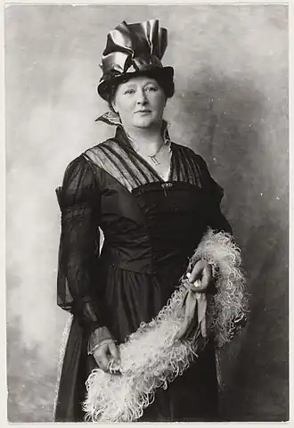 Betty Holtrop-van Gelder (1917)