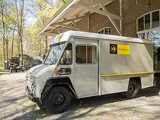 Commer Walk-Thru zoals gebruikt door Van Gend & Loos, in het Nederlands Openluchtmuseum.