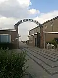 Complex Van Haren: poort