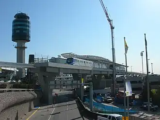 {Het eindstation van de Canada Line op de luchthaven (destijds nog in aanbouw)