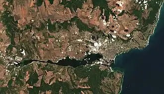 Satellietfoto van de baai