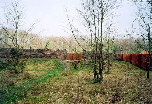 Gereconstrueerde wallen uit de tijd van de Varusschlacht bij Kalkriese