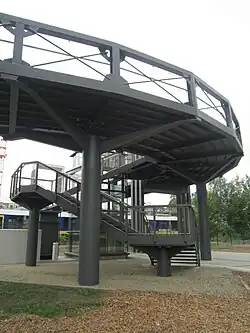 De nieuwe fiets- en voetgangersbrug van het citadel-park naar het station