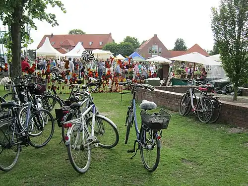 Kunstmanifestatie in een der stadsparken