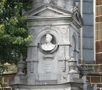 Borstbeeld van Eugène de Zerezo de Tejada op het familiegrafmonument te Veerle