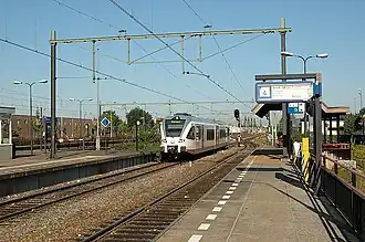 Station Blerick in 2008, met een Velios richting Roermond