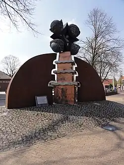 sculptuur Saamhorigheid, door Jos Beurskens, 2007