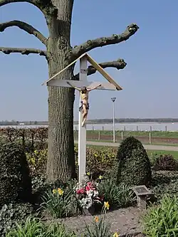 wegkruis bij spoorlijn