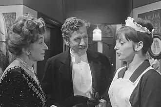 Vera Bondam (l.), Joan Remmelts en Mariëlle Fiolet (1966)