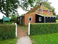 Arbeidershuisje bij de Hoornsevaart