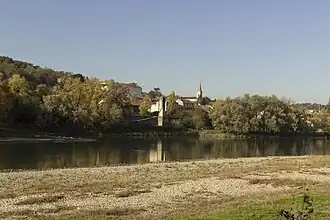 Gezicht op Vernaison vanaf het l'Île de la Table-Ronde