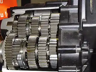 (Opengewerkte) versnellingsbak van een BMW-motorfiets