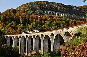 TER Franche-Comté-dienst op het Viaduc de l'Évalude in Morez (Jura), in 2010