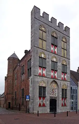 Voorgevel van het oude stadhuisgebouw in 2019