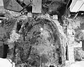 Fundament van een voormalig koor tijdens de restauratie van 1963-1967