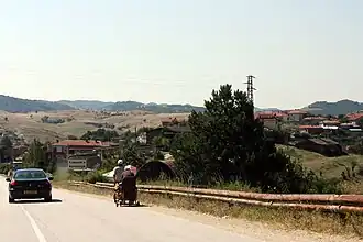 Uitzicht op het dorp Komoeniga