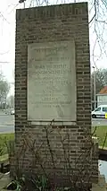 Detail op achterkant van het monument