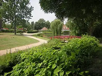 Vijverhofpark met bruggetje