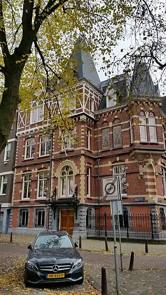 Voorgevel Villa Heineken aan Tweede Weteringplantsoen 21 (november 2019)