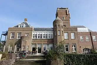 Villa Russenduin, met origineel terras, maart 2024