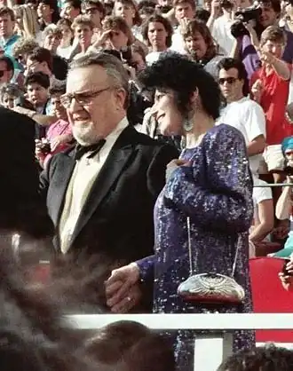 Vincent Gardenia tijdens de Academy Awards in 1988.