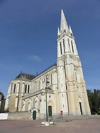 Basilique Notre-Dame-du-Chêne