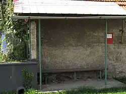 Abri in het dorp (2010)